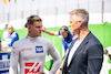 GP BRASILE, (L to R): Mick Schumacher (GER) Haas F1 Team with Ralf Schumacher (GER) on the grid.
13.11.2022. Formula 1 World Championship, Rd 21, Brazilian Grand Prix, Sao Paulo, Brazil, Gara Day.
- www.xpbimages.com, EMail: requests@xpbimages.com © Copyright: Bearne / XPB Images