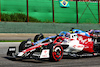 GP BRASILE, Fernando Alonso (ESP) Alpine F1 Team A522 e Guanyu Zhou (CHN) Alfa Romeo F1 Team C42 battle for position.
13.11.2022. Formula 1 World Championship, Rd 21, Brazilian Grand Prix, Sao Paulo, Brazil, Gara Day.
 - www.xpbimages.com, EMail: requests@xpbimages.com © Copyright: Coates / XPB Images