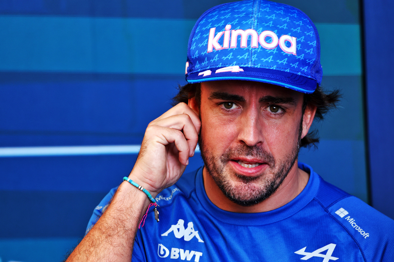 GP BRASILE, Fernando Alonso (ESP) Alpine F1 Team.
10.11.2022. Formula 1 World Championship, Rd 21, Brazilian Grand Prix, Sao Paulo, Brazil, Preparation Day.
 - www.xpbimages.com, EMail: requests@xpbimages.com © Copyright: Coates / XPB Images