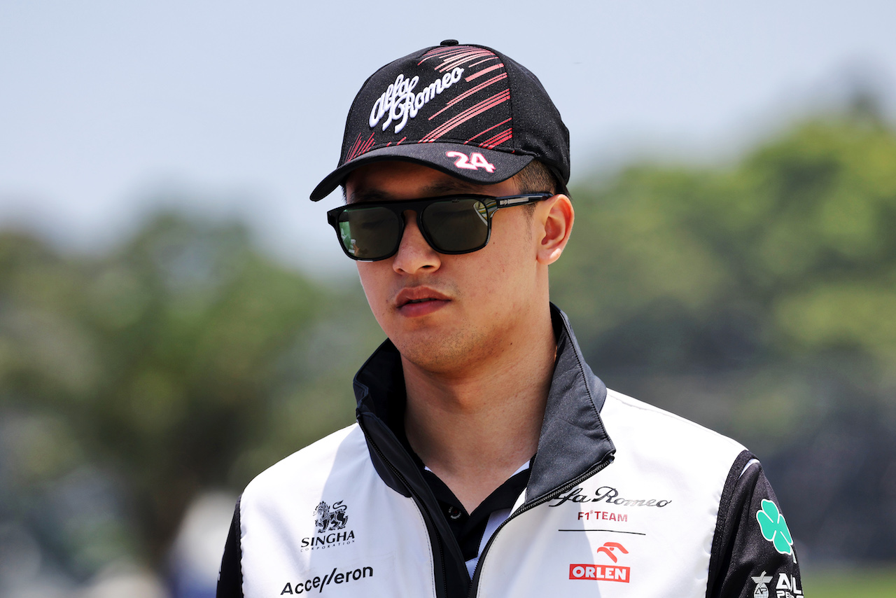 GP BRASILE, Guanyu Zhou (CHN) Alfa Romeo F1 Team walks the circuit.
10.11.2022. Formula 1 World Championship, Rd 21, Brazilian Grand Prix, Sao Paulo, Brazil, Preparation Day.
- www.xpbimages.com, EMail: requests@xpbimages.com © Copyright: Bearne / XPB Images