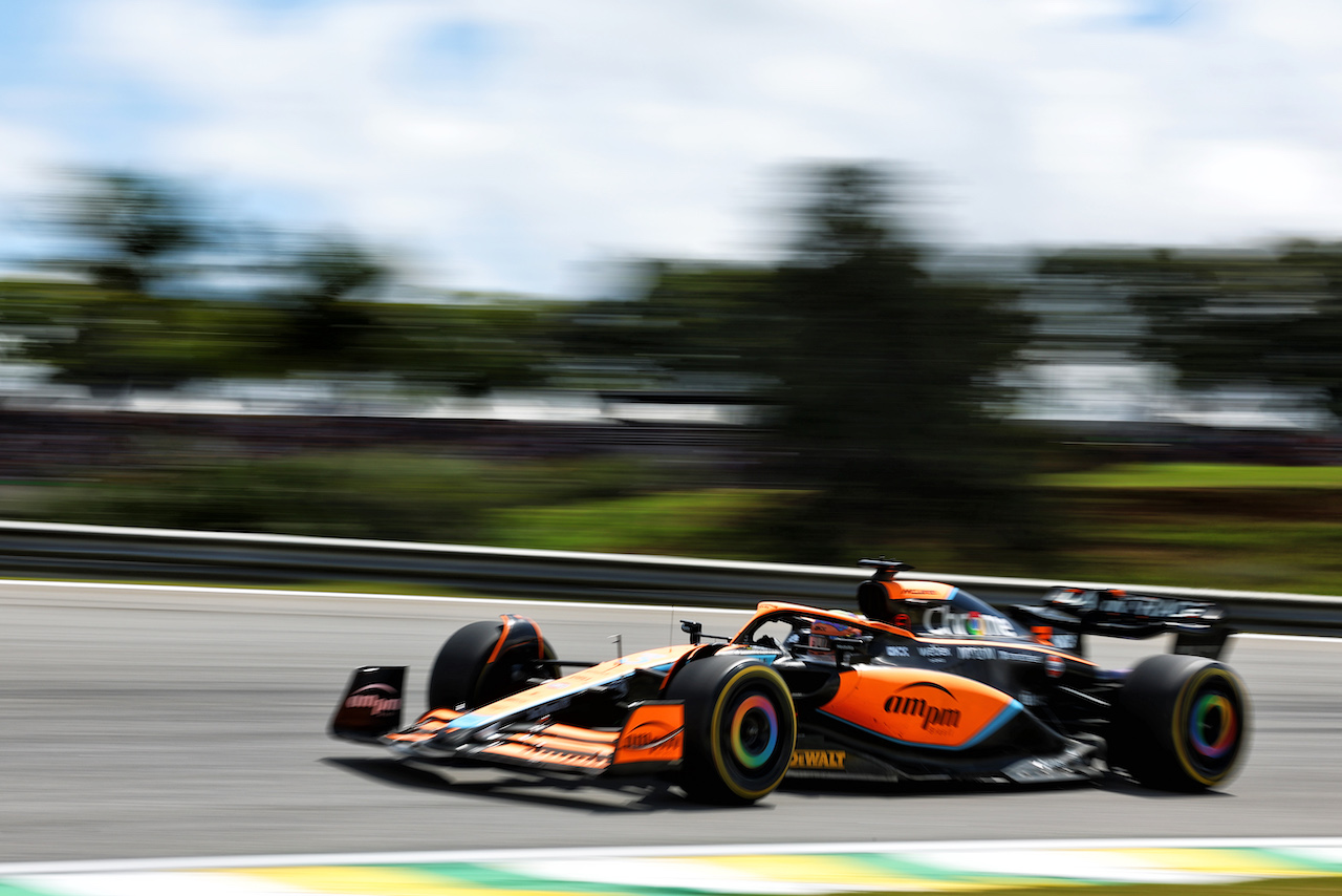 GP BRASILE, Daniel Ricciardo (AUS) McLaren MCL36.
12.11.2022. Formula 1 World Championship, Rd 21, Brazilian Grand Prix, Sao Paulo, Brazil, Sprint Day.
 - www.xpbimages.com, EMail: requests@xpbimages.com © Copyright: Coates / XPB Images