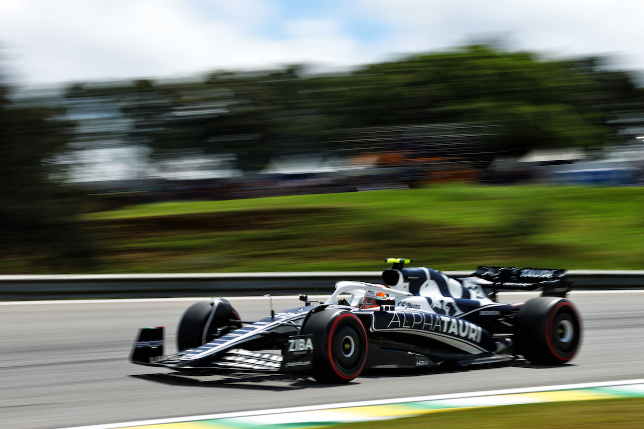 GP BRASILE, Yuki Tsunoda (JPN) AlphaTauri AT03.
12.11.2022. Formula 1 World Championship, Rd 21, Brazilian Grand Prix, Sao Paulo, Brazil, Sprint Day.
 - www.xpbimages.com, EMail: requests@xpbimages.com © Copyright: Coates / XPB Images