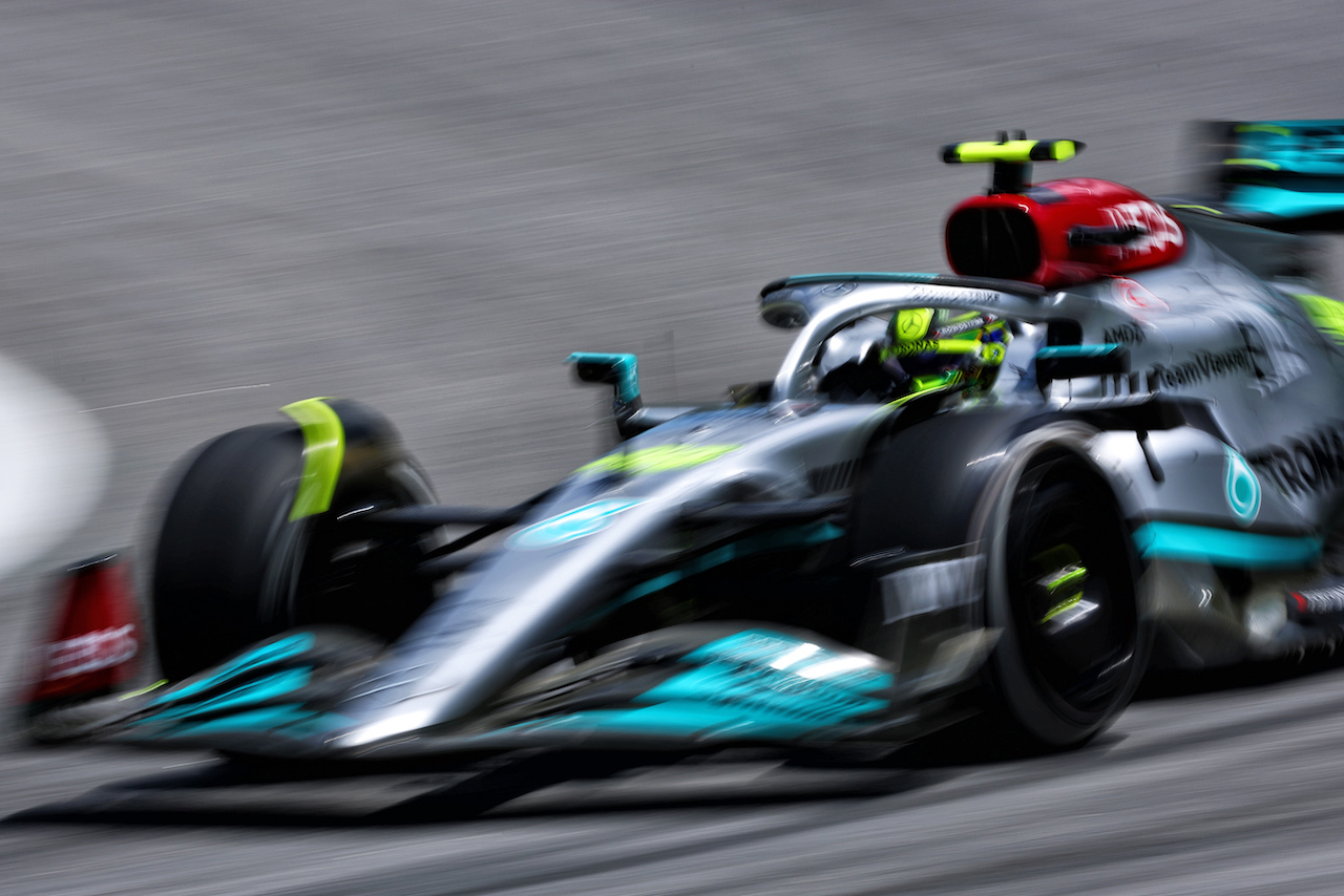 GP BRASILE, Lewis Hamilton (GBR) Mercedes AMG F1 W13.
12.11.2022. Formula 1 World Championship, Rd 21, Brazilian Grand Prix, Sao Paulo, Brazil, Sprint Day.
 - www.xpbimages.com, EMail: requests@xpbimages.com © Copyright: Coates / XPB Images