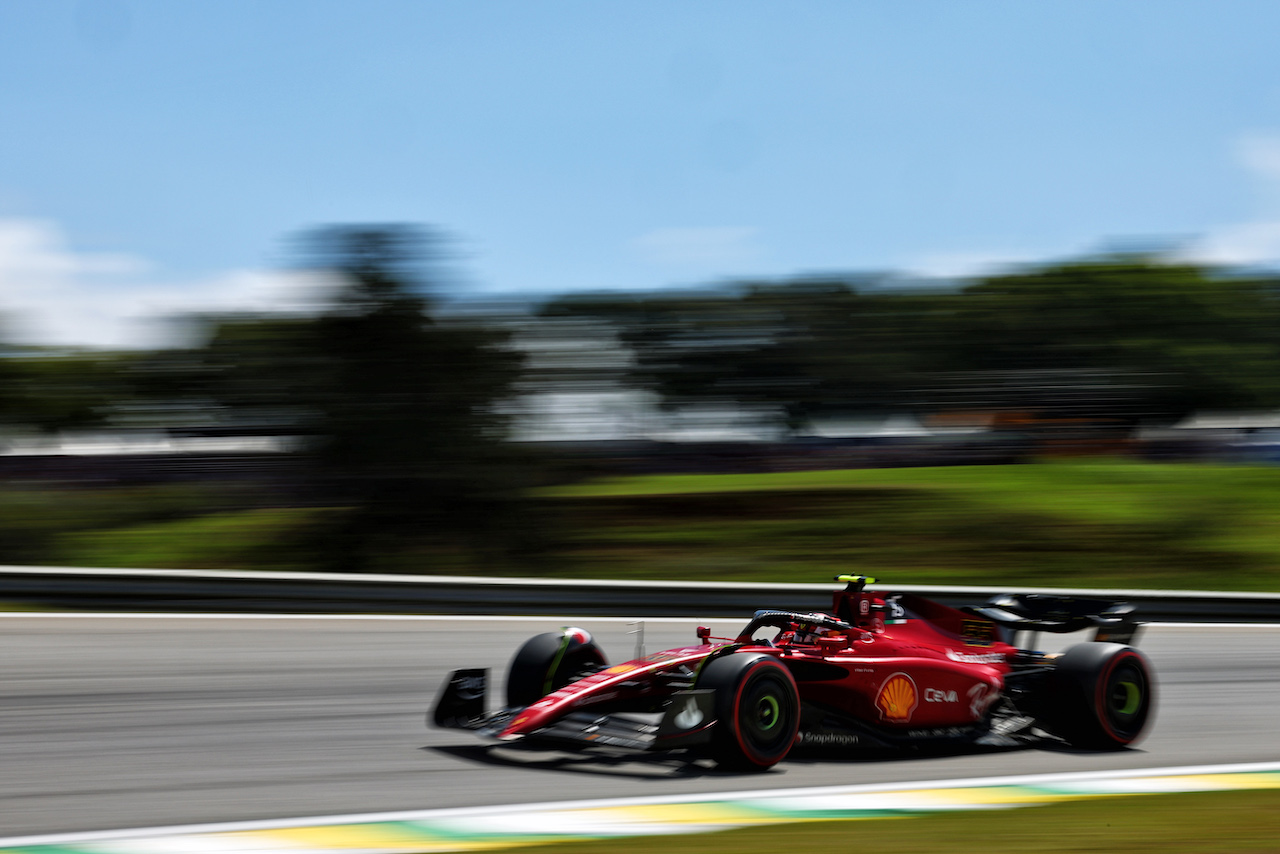 GP BRASILE, Carlos Sainz Jr (ESP) Ferrari F1-75.
12.11.2022. Formula 1 World Championship, Rd 21, Brazilian Grand Prix, Sao Paulo, Brazil, Sprint Day.
 - www.xpbimages.com, EMail: requests@xpbimages.com © Copyright: Coates / XPB Images