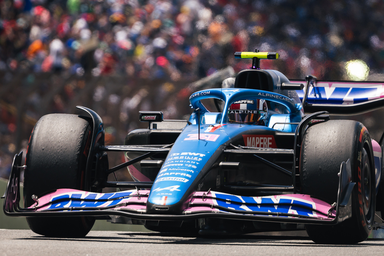 GP BRASILE, Esteban Ocon (FRA) Alpine F1 Team A522.
12.11.2022. Formula 1 World Championship, Rd 21, Brazilian Grand Prix, Sao Paulo, Brazil, Sprint Day.
- www.xpbimages.com, EMail: requests@xpbimages.com © Copyright: Bearne / XPB Images
