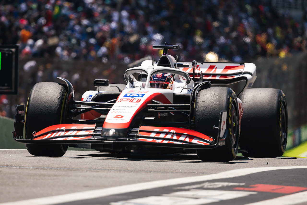 GP BRASILE, Kevin Magnussen (DEN) Haas VF-22.
12.11.2022. Formula 1 World Championship, Rd 21, Brazilian Grand Prix, Sao Paulo, Brazil, Sprint Day.
- www.xpbimages.com, EMail: requests@xpbimages.com © Copyright: Bearne / XPB Images