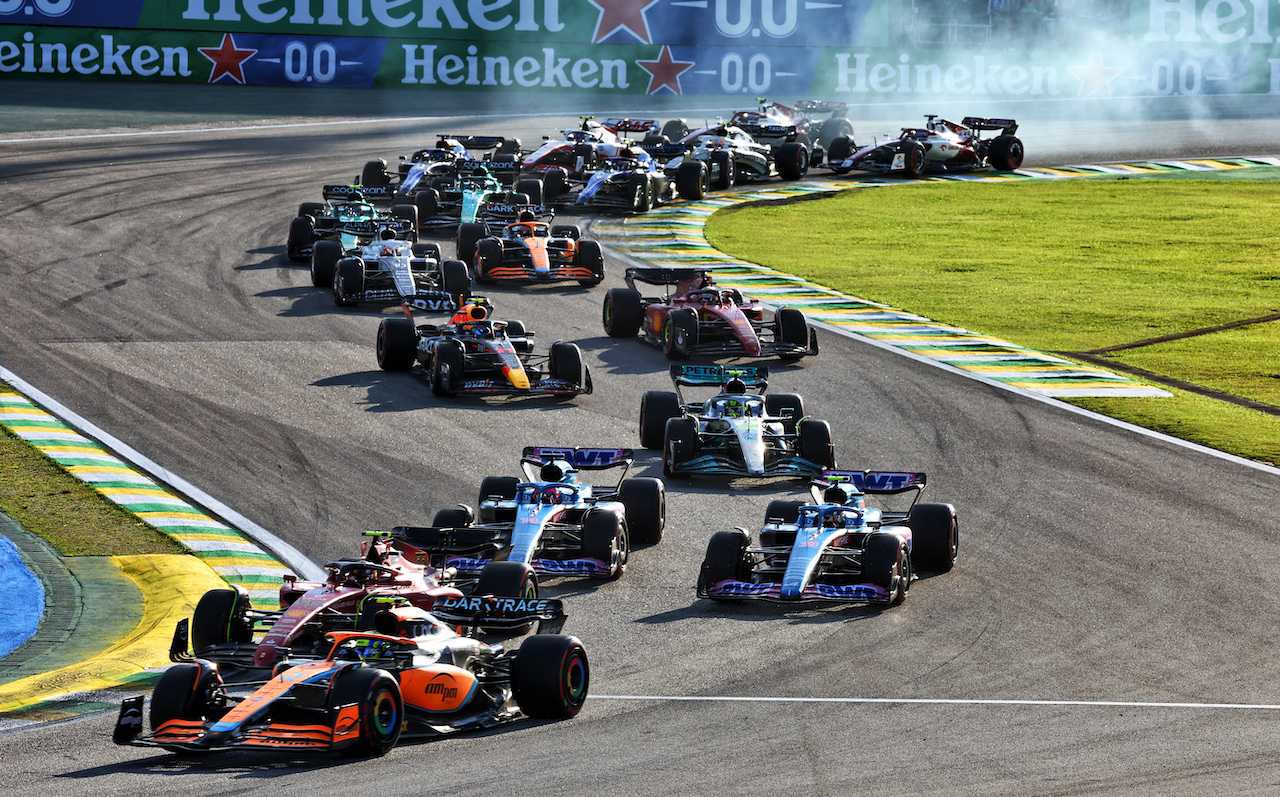 GP BRASILE, Lando Norris (GBR) McLaren MCL36 at the partenza of the race.
12.11.2022. Formula 1 World Championship, Rd 21, Brazilian Grand Prix, Sao Paulo, Brazil, Sprint Day.
- www.xpbimages.com, EMail: requests@xpbimages.com © Copyright: Batchelor / XPB Images