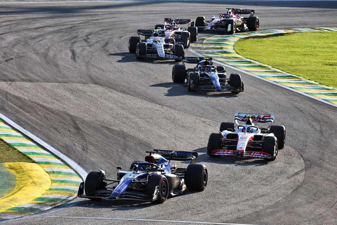 GP BRASILE, Alexander Albon (THA) Williams Racing FW44.
12.11.2022. Formula 1 World Championship, Rd 21, Brazilian Grand Prix, Sao Paulo, Brazil, Sprint Day.
- www.xpbimages.com, EMail: requests@xpbimages.com © Copyright: Batchelor / XPB Images