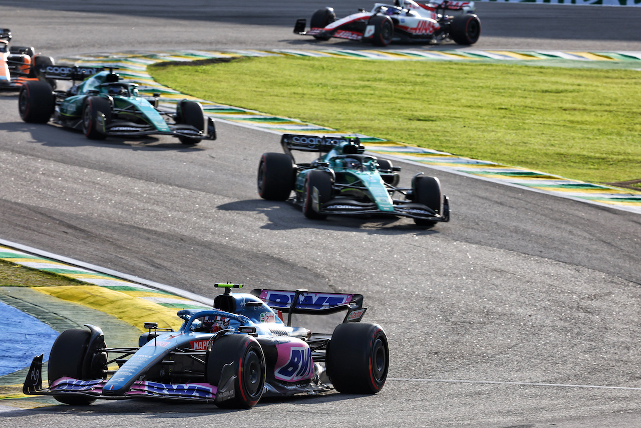 GP BRASILE, Esteban Ocon (FRA) Alpine F1 Team A522.
12.11.2022. Formula 1 World Championship, Rd 21, Brazilian Grand Prix, Sao Paulo, Brazil, Sprint Day.
- www.xpbimages.com, EMail: requests@xpbimages.com © Copyright: Batchelor / XPB Images