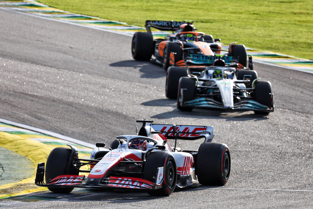 GP BRASILE, Kevin Magnussen (DEN) Haas VF-22.
12.11.2022. Formula 1 World Championship, Rd 21, Brazilian Grand Prix, Sao Paulo, Brazil, Sprint Day.
- www.xpbimages.com, EMail: requests@xpbimages.com © Copyright: Batchelor / XPB Images