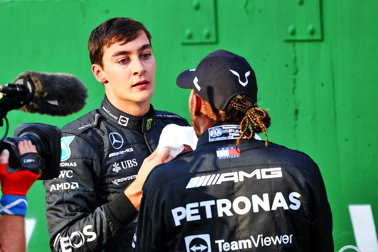 GP BRASILE, (L to R): George Russell (GBR) Mercedes AMG F1 with team mate Lewis Hamilton (GBR) Mercedes AMG F1 in Sprint parc ferme.
12.11.2022. Formula 1 World Championship, Rd 21, Brazilian Grand Prix, Sao Paulo, Brazil, Sprint Day.
- www.xpbimages.com, EMail: requests@xpbimages.com © Copyright: Batchelor / XPB Images
