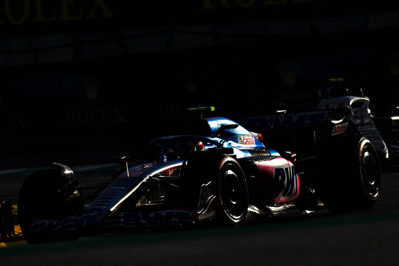 GP BRASILE, Esteban Ocon (FRA) Alpine F1 Team A522.
12.11.2022. Formula 1 World Championship, Rd 21, Brazilian Grand Prix, Sao Paulo, Brazil, Sprint Day.
 - www.xpbimages.com, EMail: requests@xpbimages.com © Copyright: Coates / XPB Images