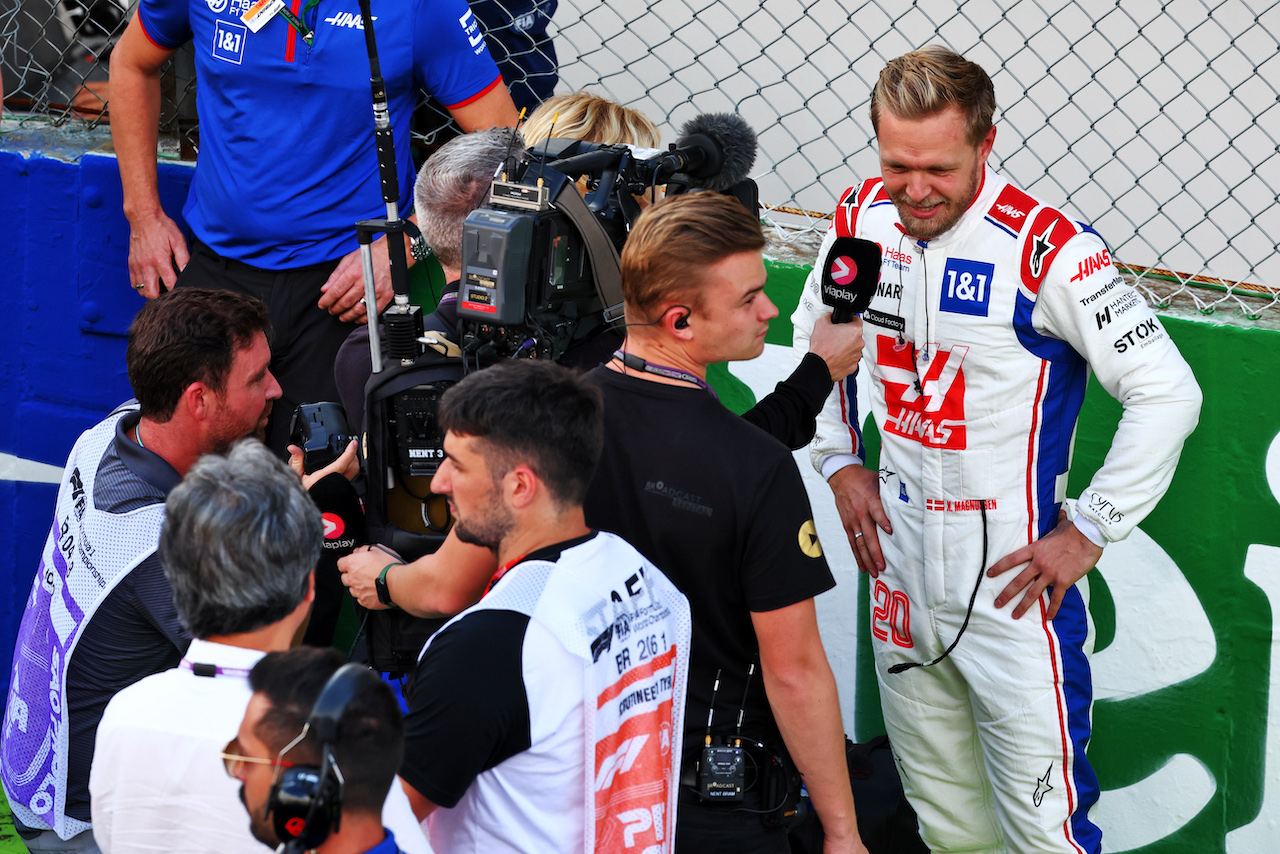 GP BRASILE, Kevin Magnussen (DEN) Haas F1 Team on the grid.
12.11.2022. Formula 1 World Championship, Rd 21, Brazilian Grand Prix, Sao Paulo, Brazil, Sprint Day.
 - www.xpbimages.com, EMail: requests@xpbimages.com © Copyright: Coates / XPB Images