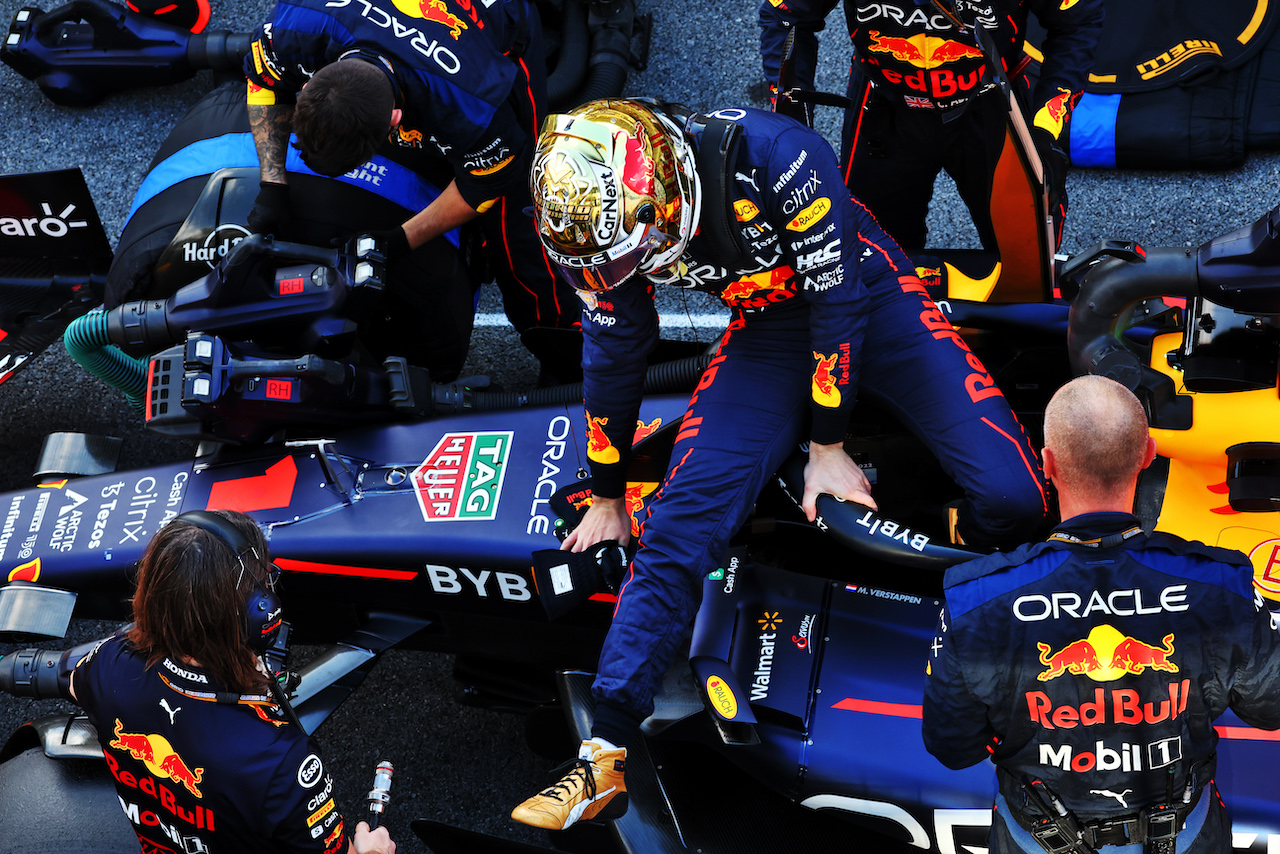 GP BRASILE, Max Verstappen (NLD) Red Bull Racing RB18 on the grid.
12.11.2022. Formula 1 World Championship, Rd 21, Brazilian Grand Prix, Sao Paulo, Brazil, Sprint Day.
 - www.xpbimages.com, EMail: requests@xpbimages.com © Copyright: Coates / XPB Images