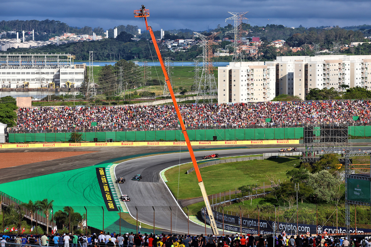 GP BRASILE, Kevin Magnussen (DEN) Haas VF-22.
12.11.2022. Formula 1 World Championship, Rd 21, Brazilian Grand Prix, Sao Paulo, Brazil, Sprint Day.
 - www.xpbimages.com, EMail: requests@xpbimages.com © Copyright: Coates / XPB Images
