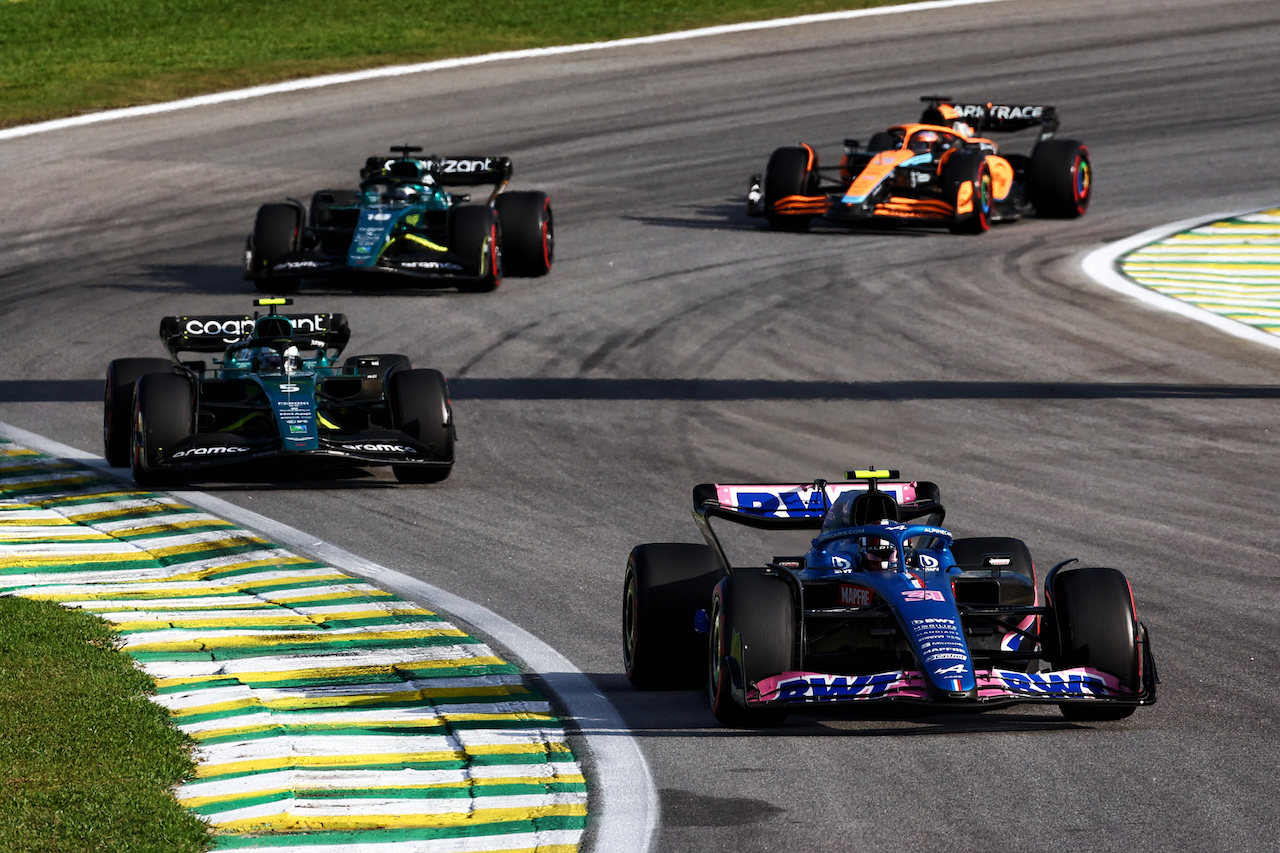 GP BRASILE, Esteban Ocon (FRA) Alpine F1 Team A522.
12.11.2022. Formula 1 World Championship, Rd 21, Brazilian Grand Prix, Sao Paulo, Brazil, Sprint Day.
 - www.xpbimages.com, EMail: requests@xpbimages.com © Copyright: Coates / XPB Images