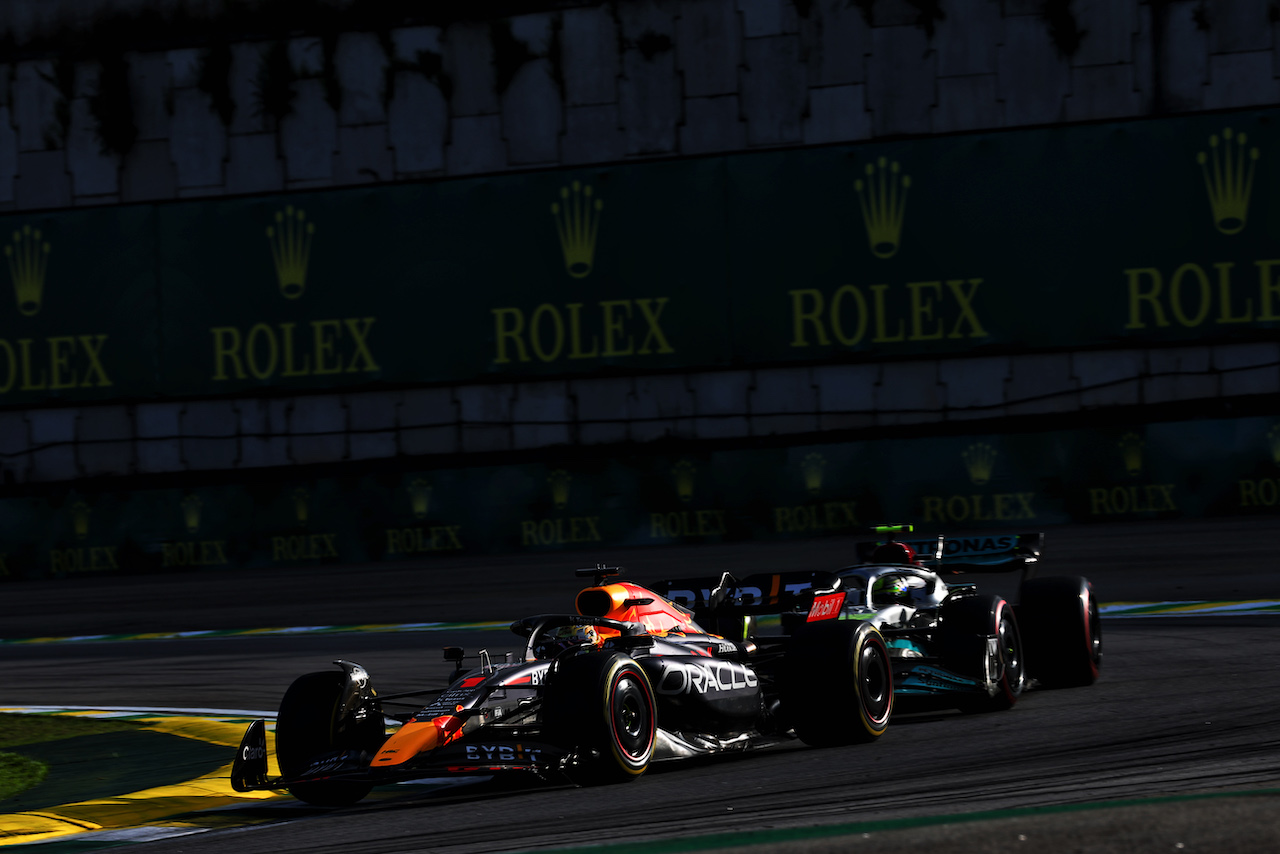 GP BRASILE, Max Verstappen (NLD) Red Bull Racing RB18.
12.11.2022. Formula 1 World Championship, Rd 21, Brazilian Grand Prix, Sao Paulo, Brazil, Sprint Day.
 - www.xpbimages.com, EMail: requests@xpbimages.com © Copyright: Coates / XPB Images