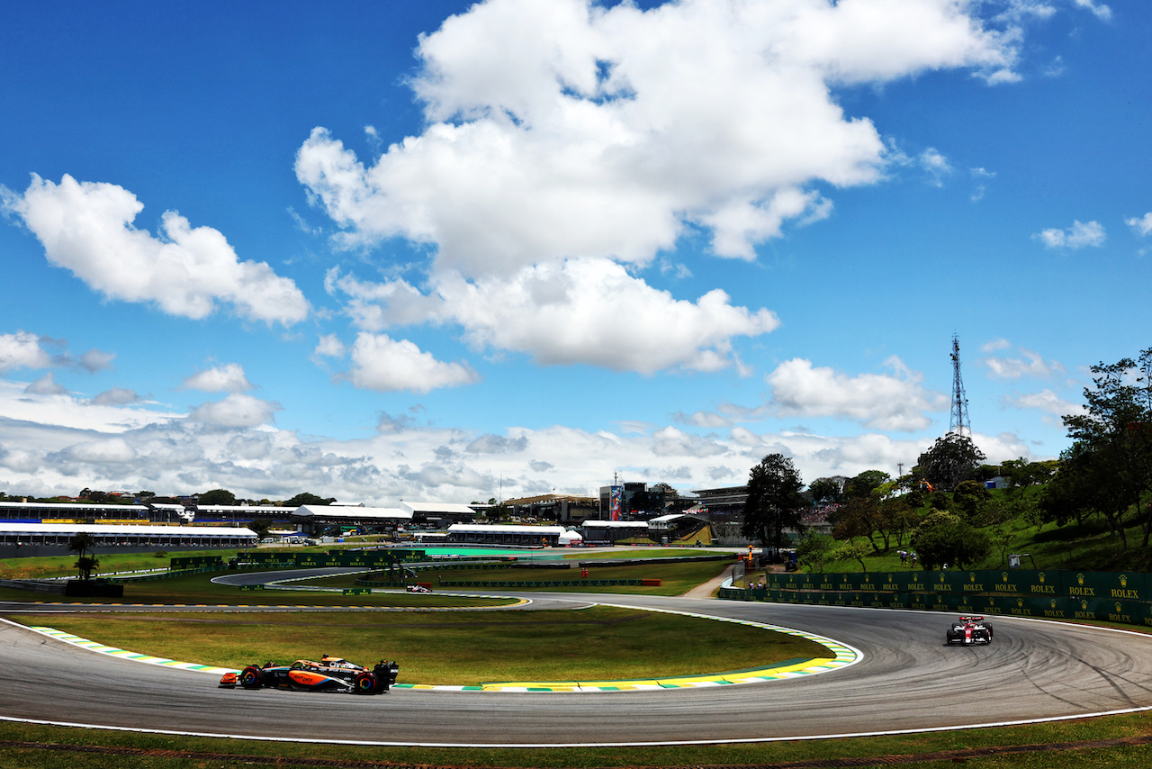 GP BRASILE, Daniel Ricciardo (AUS) McLaren MCL36.
12.11.2022. Formula 1 World Championship, Rd 21, Brazilian Grand Prix, Sao Paulo, Brazil, Sprint Day.
 - www.xpbimages.com, EMail: requests@xpbimages.com © Copyright: Coates / XPB Images