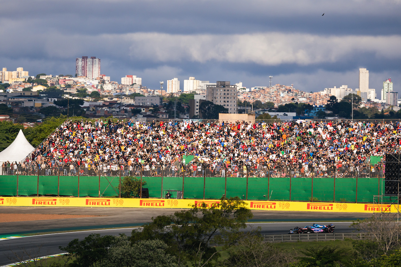 GP BRASILE, Fernando Alonso (ESP) Alpine F1 Team A522.
12.11.2022. Formula 1 World Championship, Rd 21, Brazilian Grand Prix, Sao Paulo, Brazil, Sprint Day.
- www.xpbimages.com, EMail: requests@xpbimages.com © Copyright: Bearne / XPB Images