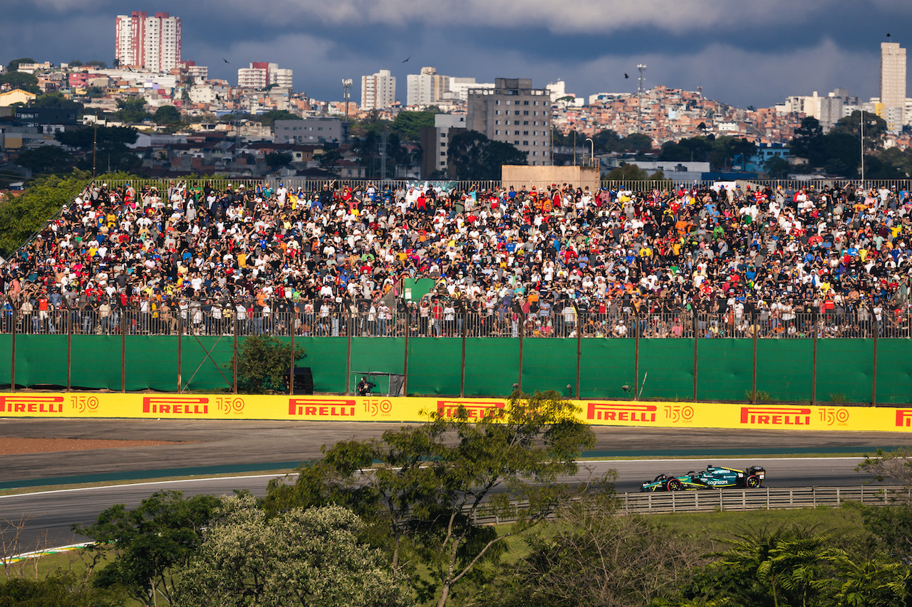 GP BRASILE, Lance Stroll (CDN) Aston Martin F1 Team AMR22.
12.11.2022. Formula 1 World Championship, Rd 21, Brazilian Grand Prix, Sao Paulo, Brazil, Sprint Day.
- www.xpbimages.com, EMail: requests@xpbimages.com © Copyright: Bearne / XPB Images