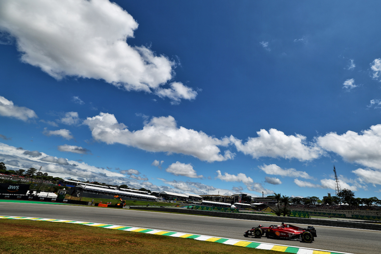 GP BRASILE, Charles Leclerc (MON) Ferrari F1-75.
12.11.2022. Formula 1 World Championship, Rd 21, Brazilian Grand Prix, Sao Paulo, Brazil, Sprint Day.
 - www.xpbimages.com, EMail: requests@xpbimages.com © Copyright: Coates / XPB Images