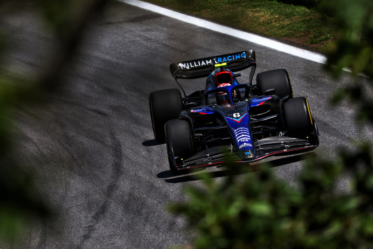 GP BRASILE, Nicholas Latifi (CDN) Williams Racing FW44.
12.11.2022. Formula 1 World Championship, Rd 21, Brazilian Grand Prix, Sao Paulo, Brazil, Sprint Day.
 - www.xpbimages.com, EMail: requests@xpbimages.com © Copyright: Coates / XPB Images