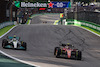 GP BRASILE, Carlos Sainz Jr (ESP), Ferrari e Lewis Hamilton (GBR), Mercedes AMG F1  
12.11.2022. Formula 1 World Championship, Rd 21, Brazilian Grand Prix, Sao Paulo, Brazil, Sprint Day.
- www.xpbimages.com, EMail: requests@xpbimages.com ¬© Copyright: Charniaux / XPB Images