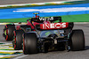 GP BRASILE, Carlos Sainz Jr (ESP), Ferrari e Lewis Hamilton (GBR), Mercedes AMG F1  
12.11.2022. Formula 1 World Championship, Rd 21, Brazilian Grand Prix, Sao Paulo, Brazil, Sprint Day.
- www.xpbimages.com, EMail: requests@xpbimages.com © Copyright: Charniaux / XPB Images