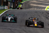 GP BRASILE, George Russell (GBR), Mercedes AMG F1 e Max Verstappen (NLD), Red Bull Racing 
12.11.2022. Formula 1 World Championship, Rd 21, Brazilian Grand Prix, Sao Paulo, Brazil, Sprint Day.
- www.xpbimages.com, EMail: requests@xpbimages.com ¬© Copyright: Charniaux / XPB Images