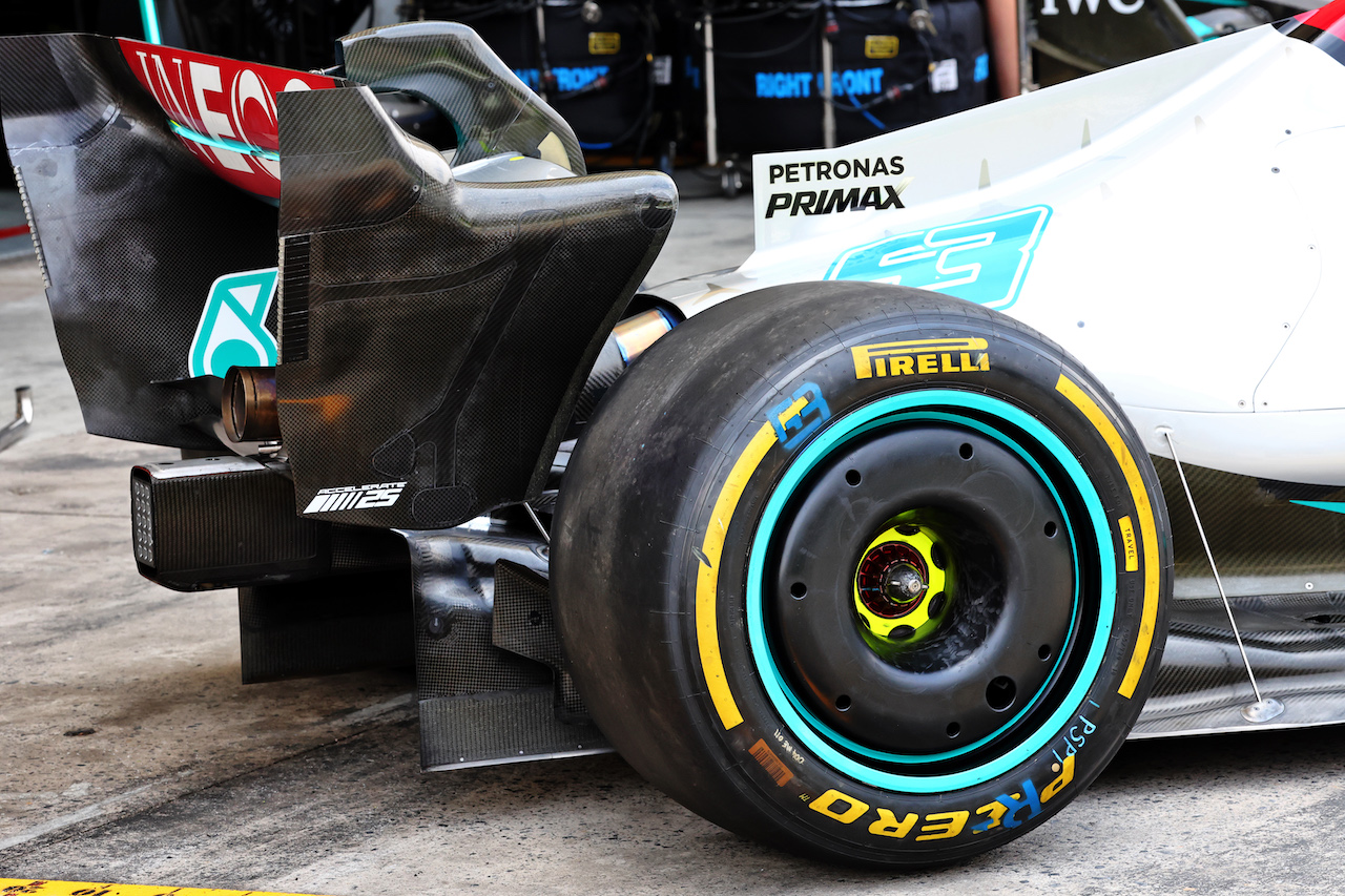 GP BRASILE, Mercedes AMG F1 W13 rear wing with FTX branding removed.
11.11.2022. Formula 1 World Championship, Rd 21, Brazilian Grand Prix, Sao Paulo, Brazil, Qualifiche Day.
- www.xpbimages.com, EMail: requests@xpbimages.com © Copyright: Batchelor / XPB Images