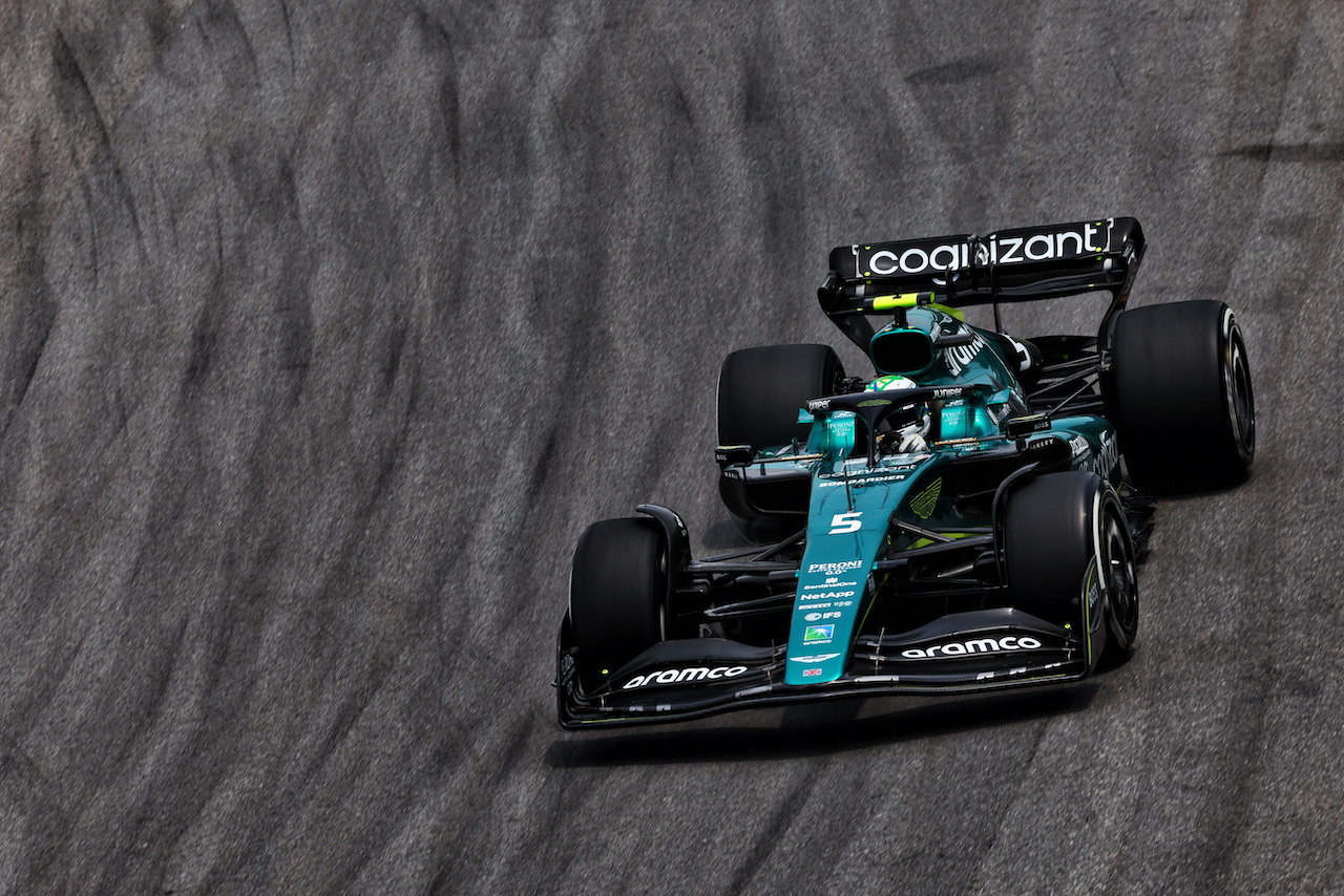 GP BRASILE, Sebastian Vettel (GER) Aston Martin F1 Team AMR22.
11.11.2022. Formula 1 World Championship, Rd 21, Brazilian Grand Prix, Sao Paulo, Brazil, Qualifiche Day.
 - www.xpbimages.com, EMail: requests@xpbimages.com © Copyright: Coates / XPB Images