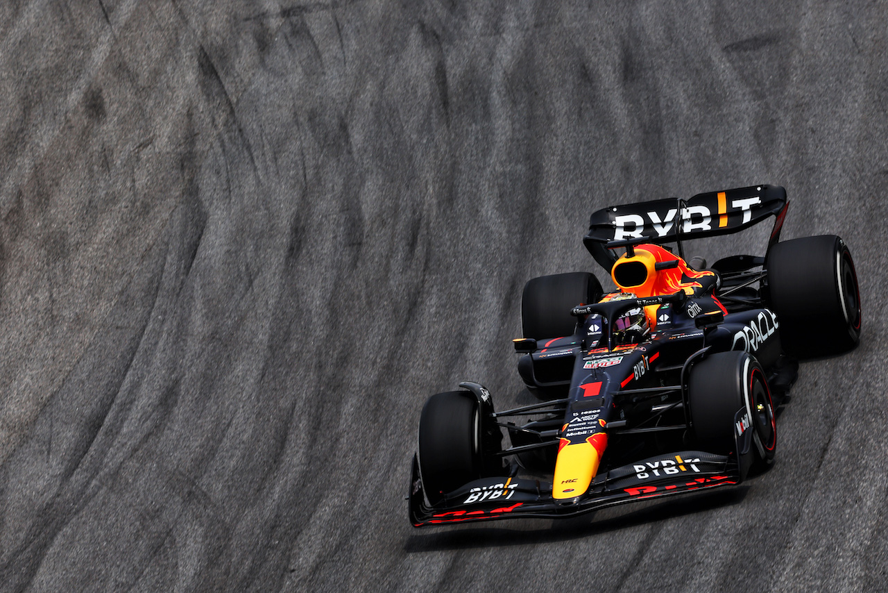 GP BRASILE, Max Verstappen (NLD) Red Bull Racing RB18.
11.11.2022. Formula 1 World Championship, Rd 21, Brazilian Grand Prix, Sao Paulo, Brazil, Qualifiche Day.
 - www.xpbimages.com, EMail: requests@xpbimages.com © Copyright: Coates / XPB Images