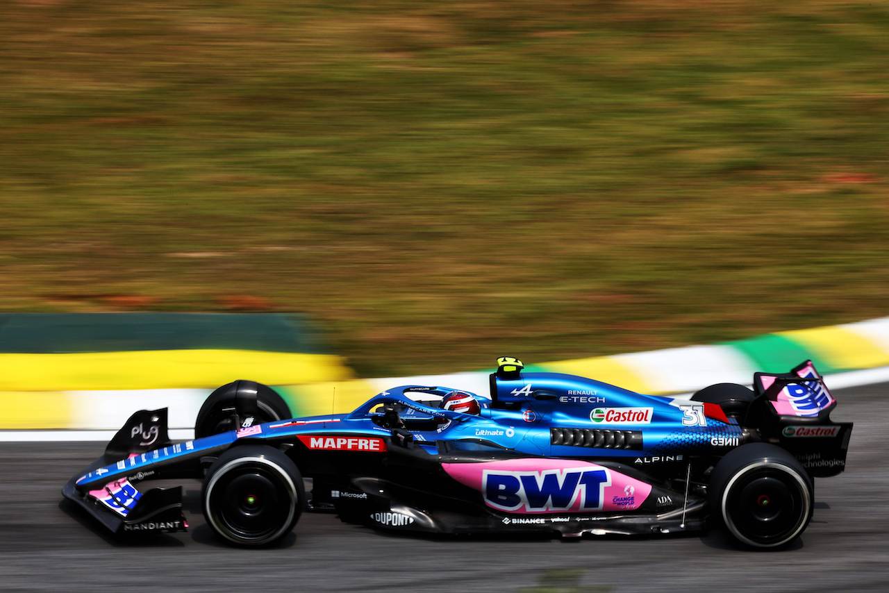 GP BRASILE, Esteban Ocon (FRA) Alpine F1 Team A522.
11.11.2022. Formula 1 World Championship, Rd 21, Brazilian Grand Prix, Sao Paulo, Brazil, Qualifiche Day.
 - www.xpbimages.com, EMail: requests@xpbimages.com © Copyright: Coates / XPB Images