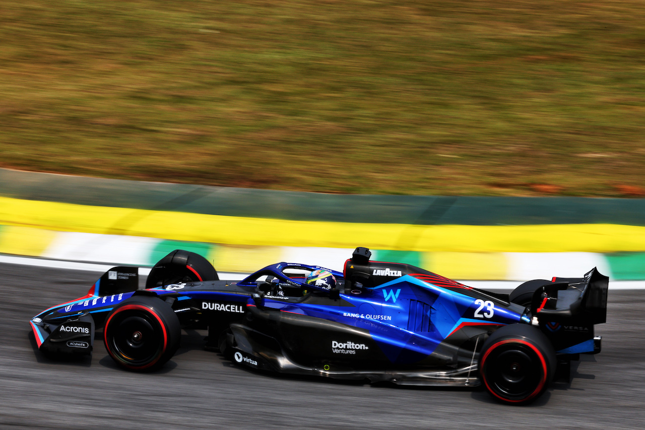 GP BRASILE, Alexander Albon (THA) Williams Racing FW44.
11.11.2022. Formula 1 World Championship, Rd 21, Brazilian Grand Prix, Sao Paulo, Brazil, Qualifiche Day.
 - www.xpbimages.com, EMail: requests@xpbimages.com © Copyright: Coates / XPB Images