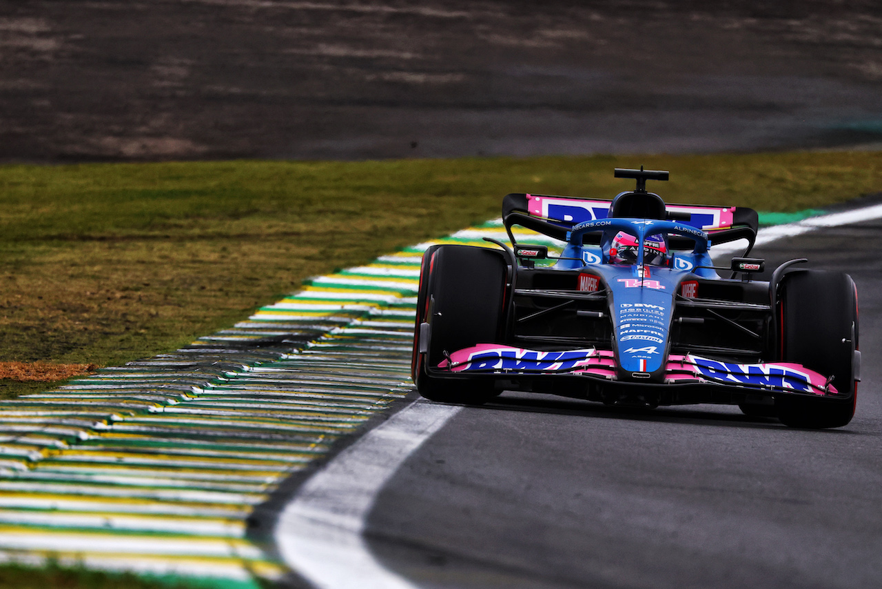 GP BRASILE, Fernando Alonso (ESP) Alpine F1 Team A522.
11.11.2022. Formula 1 World Championship, Rd 21, Brazilian Grand Prix, Sao Paulo, Brazil, Qualifiche Day.
 - www.xpbimages.com, EMail: requests@xpbimages.com © Copyright: Coates / XPB Images
