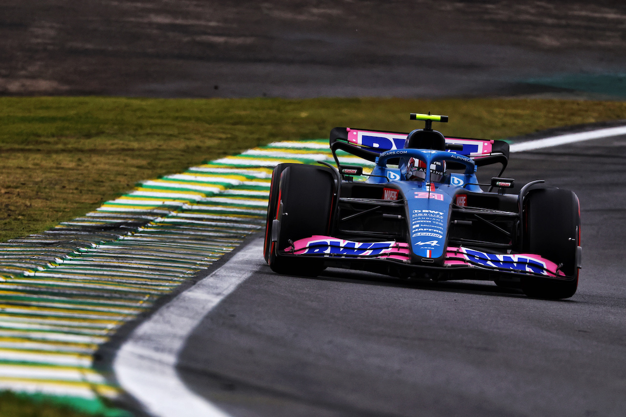 GP BRASILE, Esteban Ocon (FRA) Alpine F1 Team A522.
11.11.2022. Formula 1 World Championship, Rd 21, Brazilian Grand Prix, Sao Paulo, Brazil, Qualifiche Day.
 - www.xpbimages.com, EMail: requests@xpbimages.com © Copyright: Coates / XPB Images