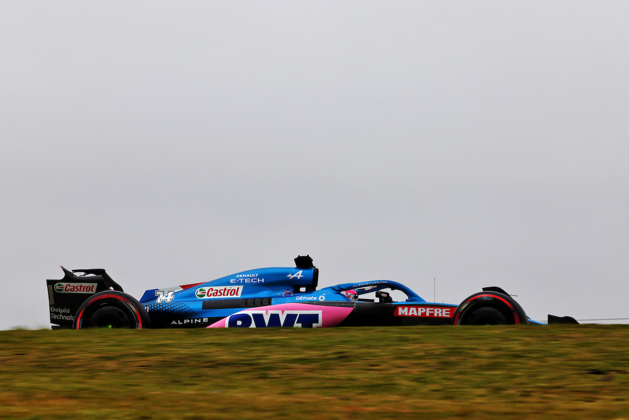 GP BRASILE, Fernando Alonso (ESP) Alpine F1 Team A522.
11.11.2022. Formula 1 World Championship, Rd 21, Brazilian Grand Prix, Sao Paulo, Brazil, Qualifiche Day.
 - www.xpbimages.com, EMail: requests@xpbimages.com © Copyright: Coates / XPB Images