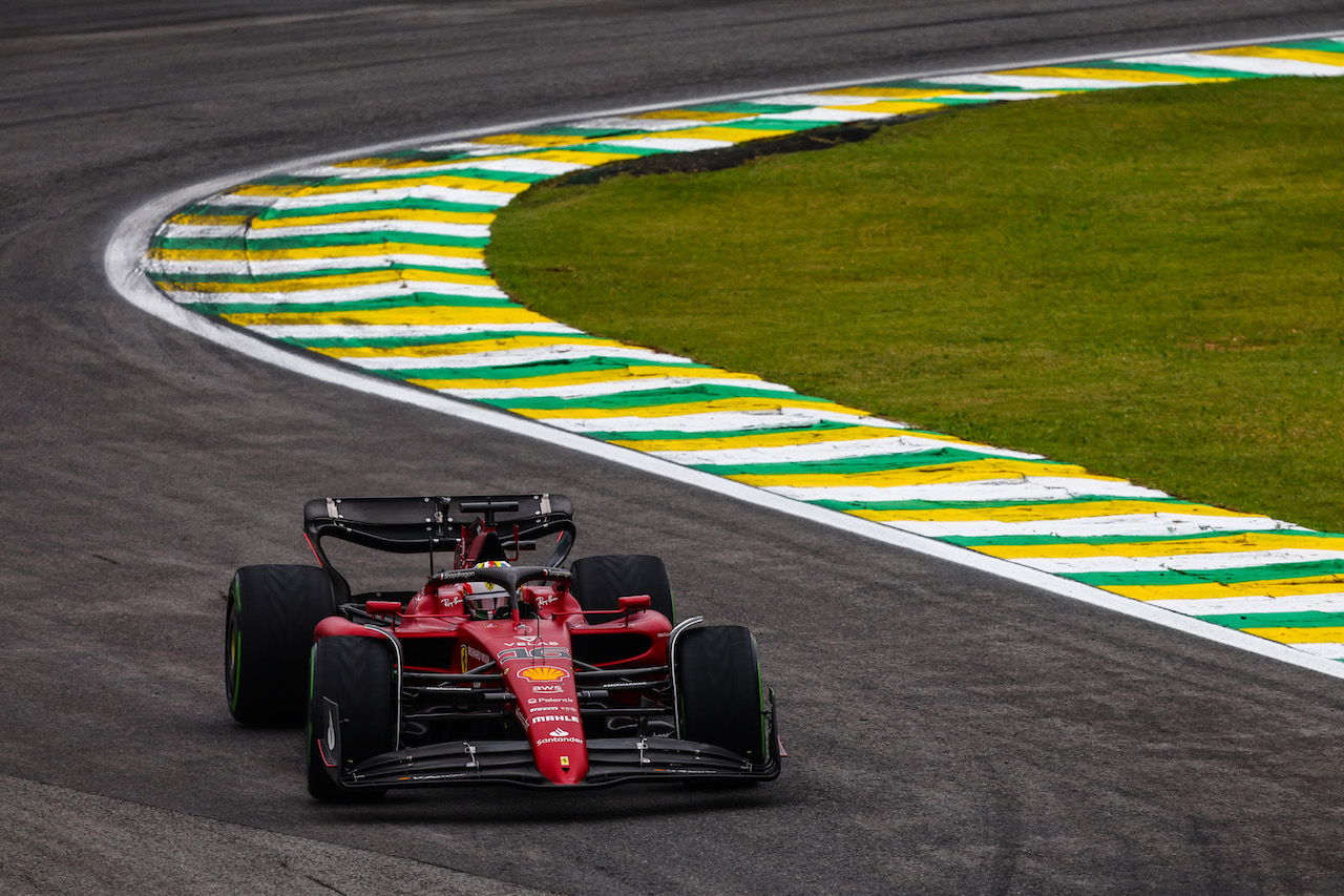GP BRASILE, Charles Leclerc (FRA), Ferrari 
11.11.2022. Formula 1 World Championship, Rd 21, Brazilian Grand Prix, Sao Paulo, Brazil, Qualifiche Day.
- www.xpbimages.com, EMail: requests@xpbimages.com ¬© Copyright: Charniaux / XPB Images
