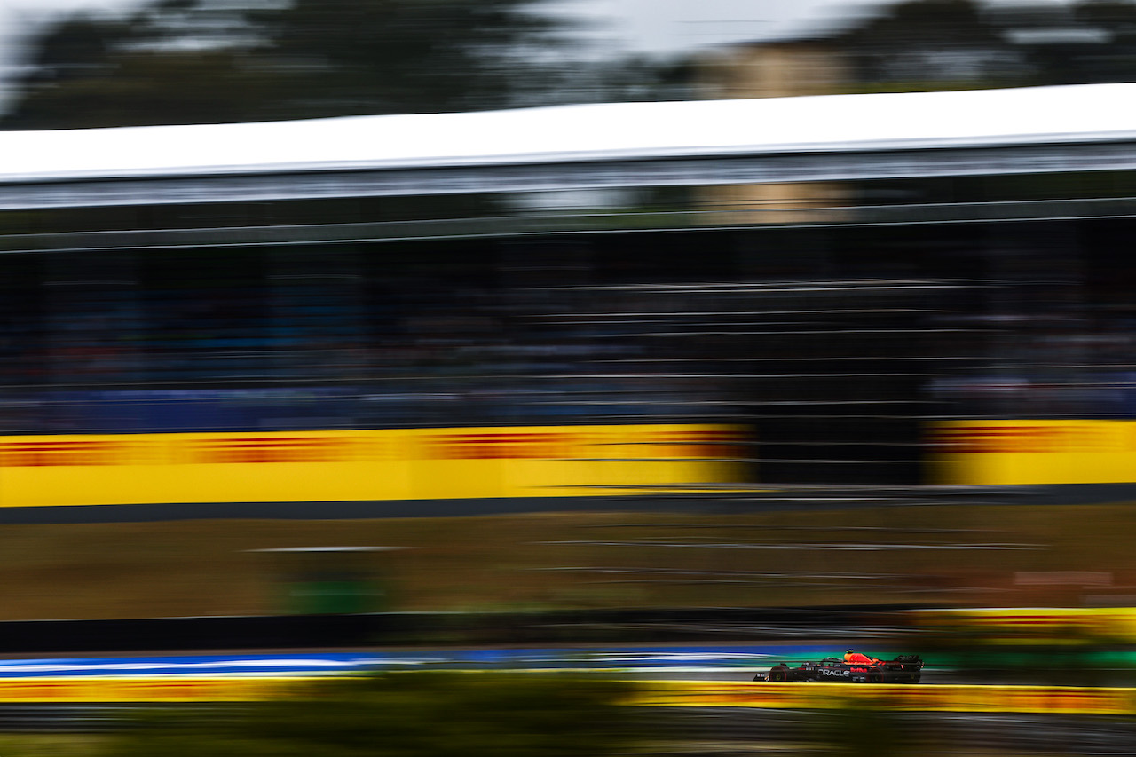 GP BRASILE, Sergio Perez (MEX), Red Bull Racing 
11.11.2022. Formula 1 World Championship, Rd 21, Brazilian Grand Prix, Sao Paulo, Brazil, Qualifiche Day.
- www.xpbimages.com, EMail: requests@xpbimages.com ¬© Copyright: Charniaux / XPB Images