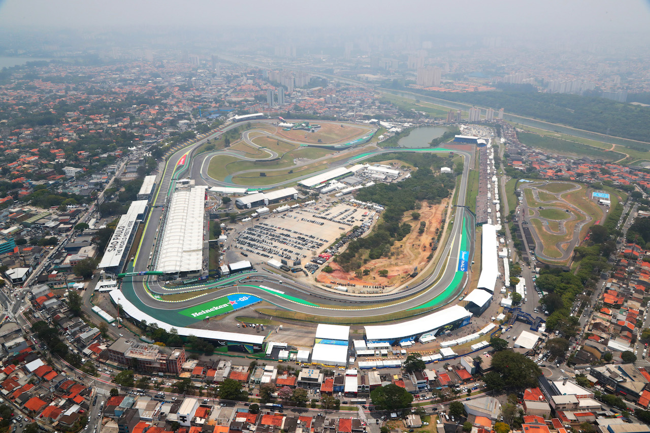 GP BRASILE, An aerial view of the circuit.
11.11.2022. Formula 1 World Championship, Rd 21, Brazilian Grand Prix, Sao Paulo, Brazil, Qualifiche Day.
- www.xpbimages.com, EMail: requests@xpbimages.com ¬© Copyright: Batchelor / XPB Images