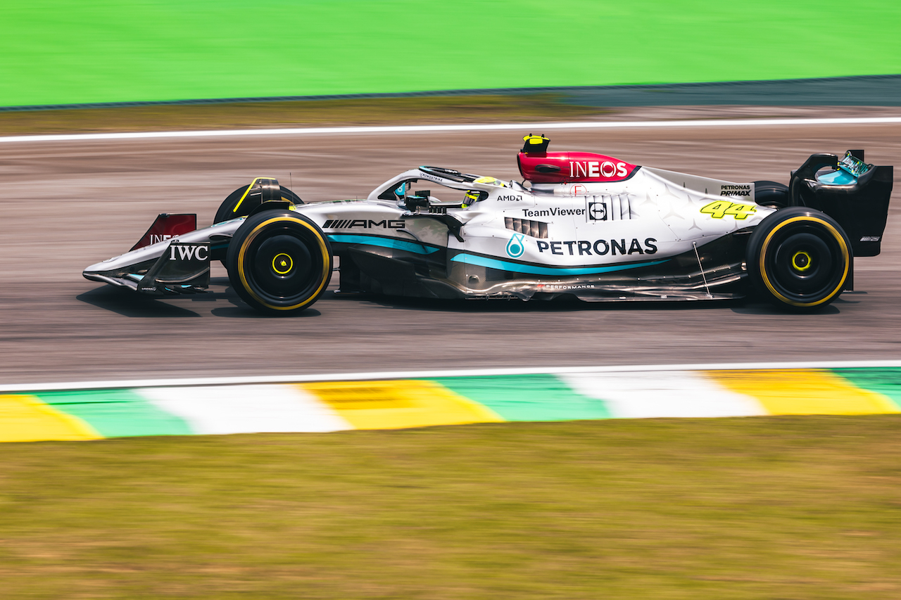 GP BRASILE, Lewis Hamilton (GBR) Mercedes AMG F1 W13.
11.11.2022. Formula 1 World Championship, Rd 21, Brazilian Grand Prix, Sao Paulo, Brazil, Qualifiche Day.
- www.xpbimages.com, EMail: requests@xpbimages.com © Copyright: Bearne / XPB Images