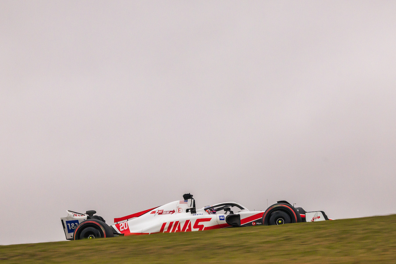 GP BRASILE, Kevin Magnussen (DEN) Haas VF-22.
11.11.2022. Formula 1 World Championship, Rd 21, Brazilian Grand Prix, Sao Paulo, Brazil, Qualifiche Day.
- www.xpbimages.com, EMail: requests@xpbimages.com © Copyright: Bearne / XPB Images