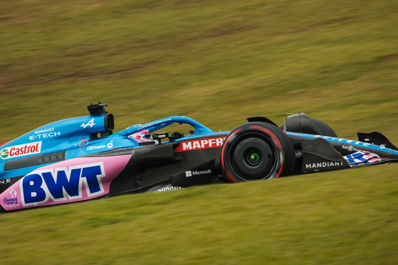 GP BRASILE, Fernando Alonso (ESP) Alpine F1 Team A522.
11.11.2022. Formula 1 World Championship, Rd 21, Brazilian Grand Prix, Sao Paulo, Brazil, Qualifiche Day.
- www.xpbimages.com, EMail: requests@xpbimages.com © Copyright: Bearne / XPB Images