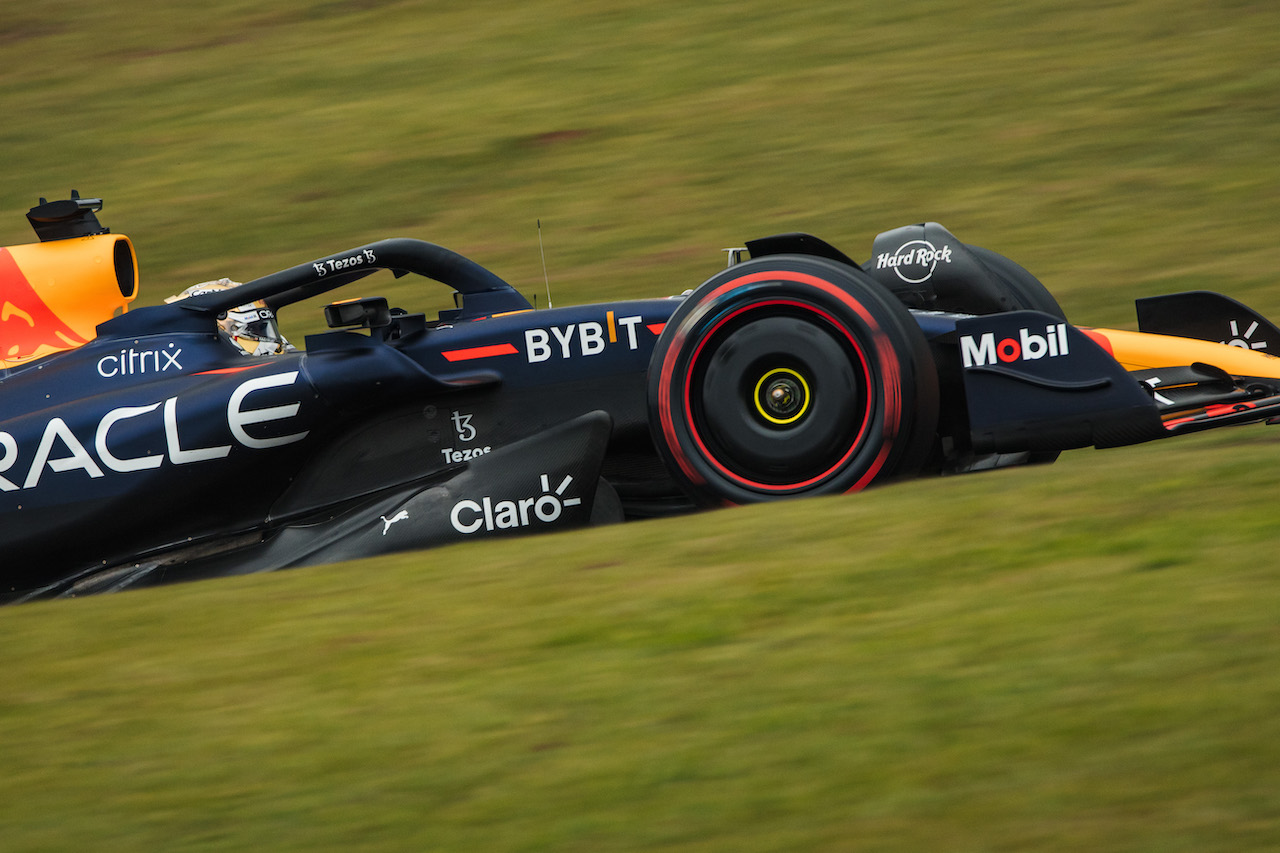 GP BRASILE, Max Verstappen (NLD) Red Bull Racing RB18.
11.11.2022. Formula 1 World Championship, Rd 21, Brazilian Grand Prix, Sao Paulo, Brazil, Qualifiche Day.
- www.xpbimages.com, EMail: requests@xpbimages.com © Copyright: Bearne / XPB Images