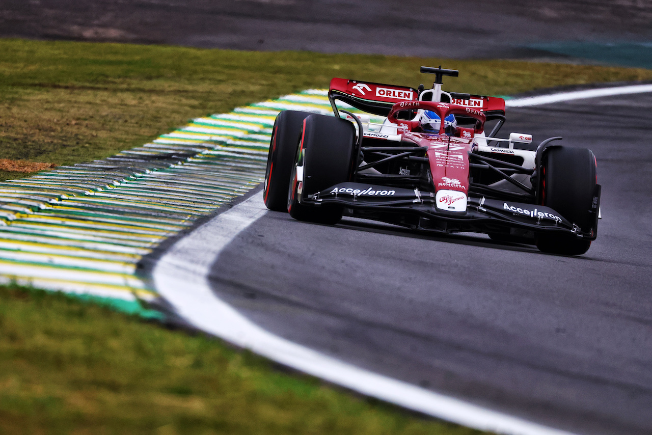 GP BRASILE, Valtteri Bottas (FIN) Alfa Romeo F1 Team C42.
11.11.2022. Formula 1 World Championship, Rd 21, Brazilian Grand Prix, Sao Paulo, Brazil, Qualifiche Day.
 - www.xpbimages.com, EMail: requests@xpbimages.com © Copyright: Coates / XPB Images