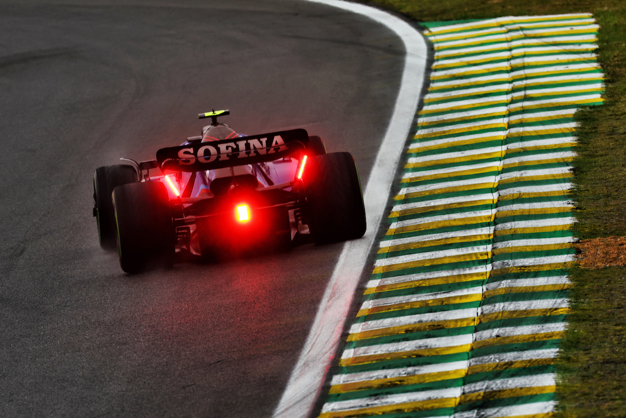 GP BRASILE, Nicholas Latifi (CDN) Williams Racing FW44.
11.11.2022. Formula 1 World Championship, Rd 21, Brazilian Grand Prix, Sao Paulo, Brazil, Qualifiche Day.
 - www.xpbimages.com, EMail: requests@xpbimages.com © Copyright: Coates / XPB Images