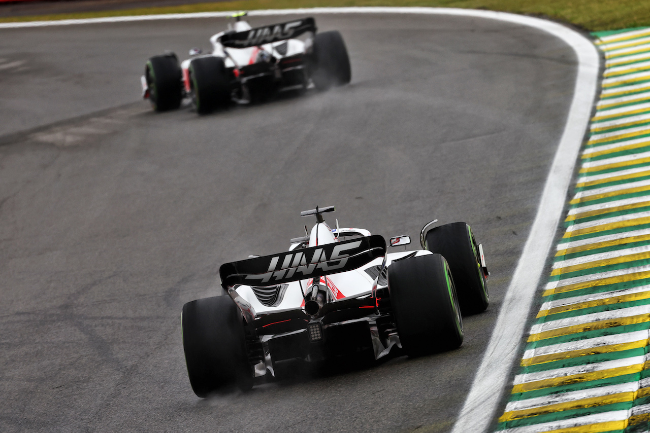 GP BRASILE, Kevin Magnussen (DEN) Haas VF-22.
11.11.2022. Formula 1 World Championship, Rd 21, Brazilian Grand Prix, Sao Paulo, Brazil, Qualifiche Day.
 - www.xpbimages.com, EMail: requests@xpbimages.com © Copyright: Coates / XPB Images