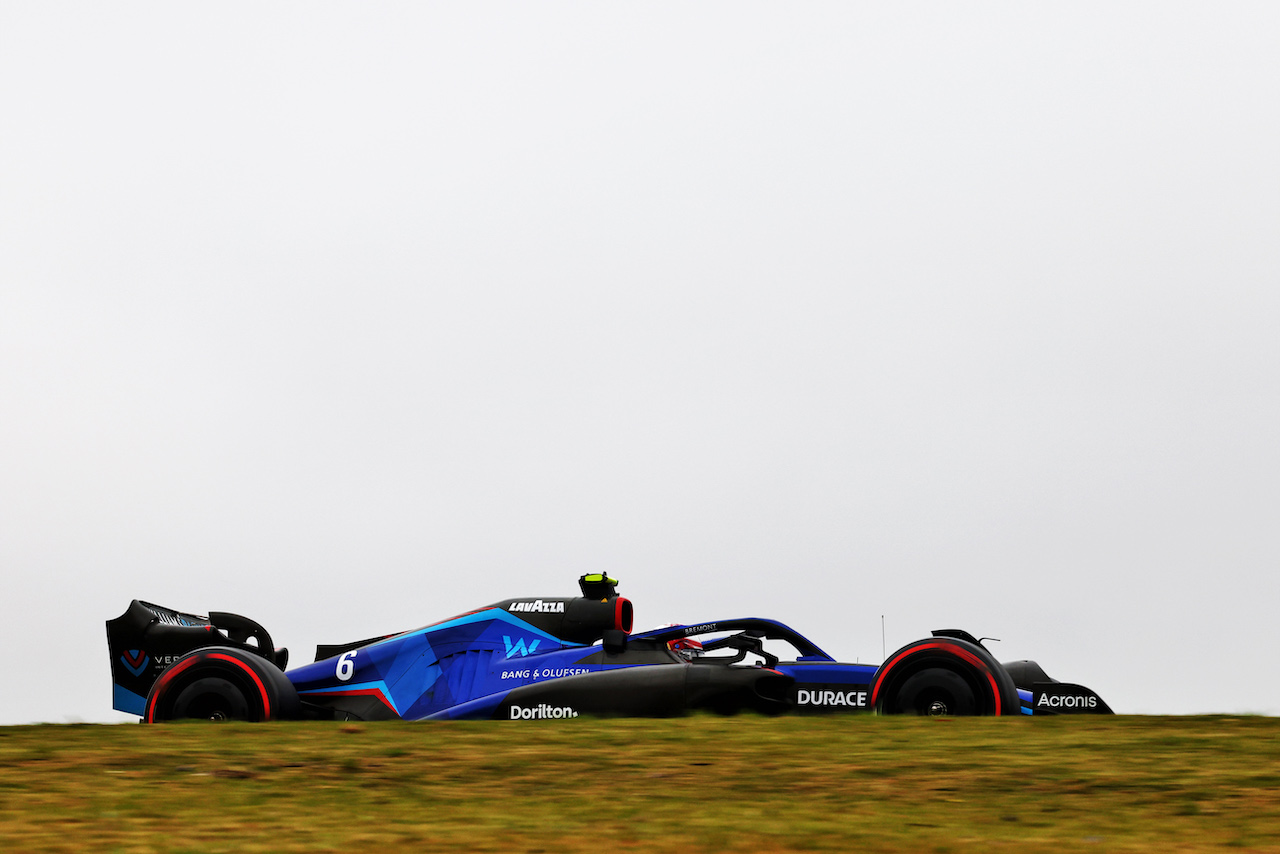GP BRASILE, Nicholas Latifi (CDN) Williams Racing FW44.
11.11.2022. Formula 1 World Championship, Rd 21, Brazilian Grand Prix, Sao Paulo, Brazil, Qualifiche Day.
 - www.xpbimages.com, EMail: requests@xpbimages.com © Copyright: Coates / XPB Images