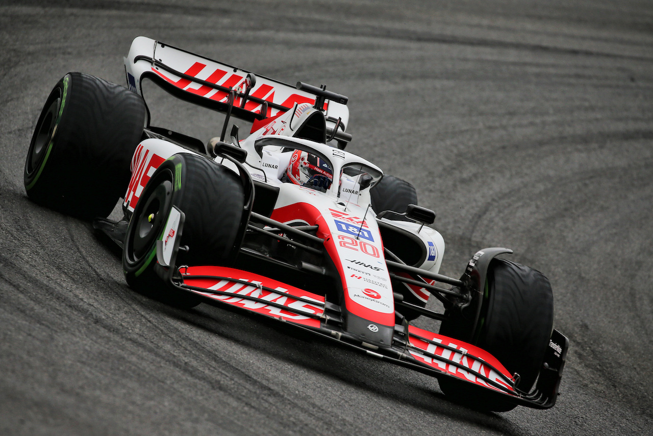 GP BRASILE, Kevin Magnussen (DEN) Haas VF-22.
11.11.2022. Formula 1 World Championship, Rd 21, Brazilian Grand Prix, Sao Paulo, Brazil, Qualifiche Day.
- www.xpbimages.com, EMail: requests@xpbimages.com © Copyright: XPB Images