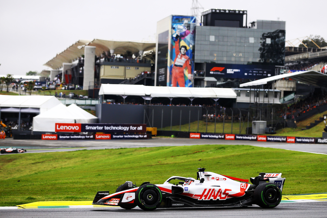 GP BRASILE, Kevin Magnussen (DEN) Haas VF-22.
11.11.2022. Formula 1 World Championship, Rd 21, Brazilian Grand Prix, Sao Paulo, Brazil, Qualifiche Day.
- www.xpbimages.com, EMail: requests@xpbimages.com © Copyright: XPB Images